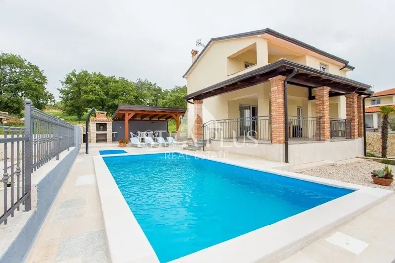 Villa splendidamente decorata con piscina a 7 km dal mare – 2