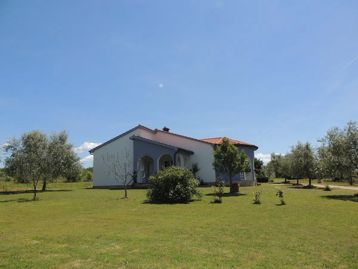 5825m2 Terena