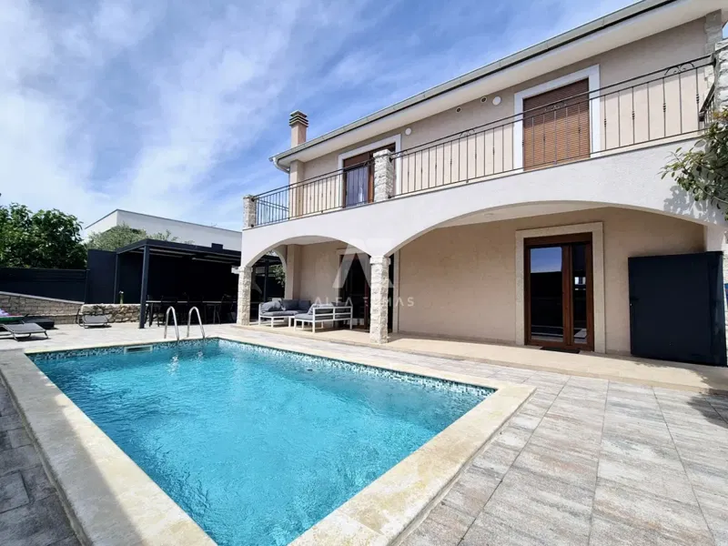 Krk surroundings, Mediterranean villa with two duplex apartments and two pools! Established tourist rental! ID 65 – 2