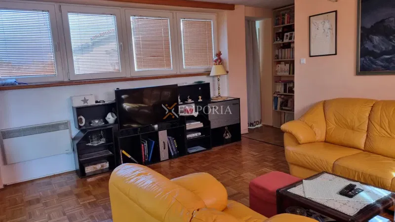 Three-bedroom apartment in the old town of Zadar – 3
