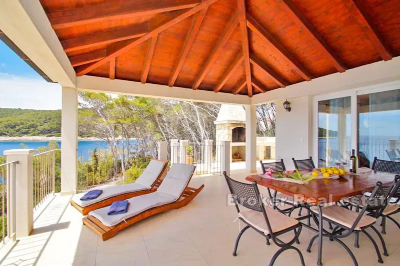Villa in prima fila al mare – 2