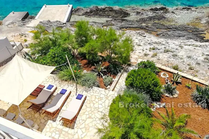 Villa in prima fila al mare – 3