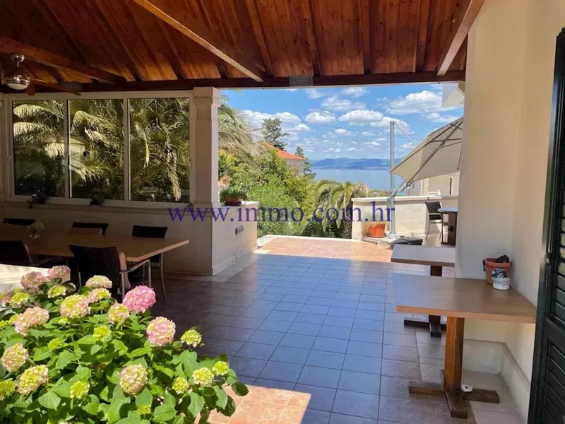 BEAUTIFUL VILLA CLOSE TO SEA ON BRAČ ISLAND – 2