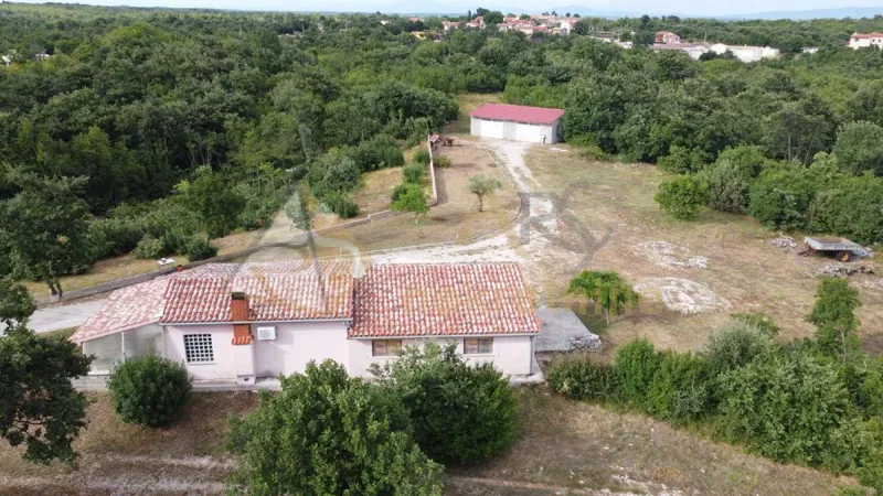 LARGE PROPERTY WITH HOUSE – 2