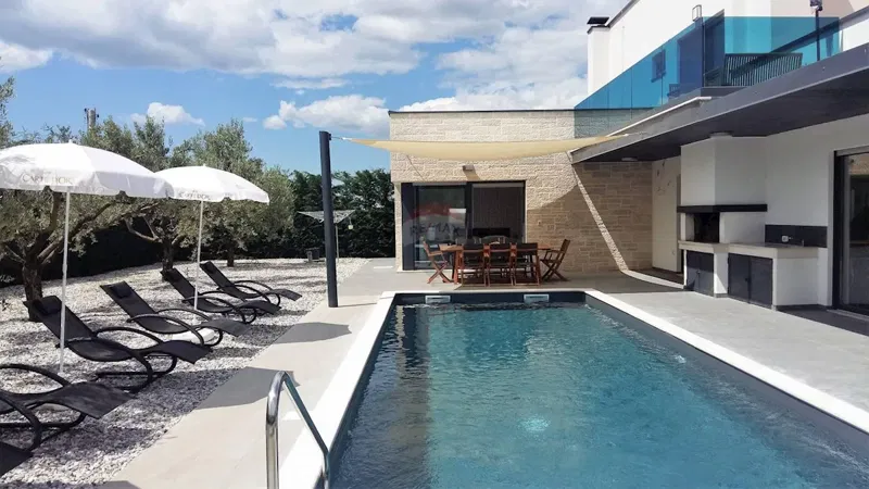 Villa Singola/Casa Vacanza Višnjan, 252m2 – 3
