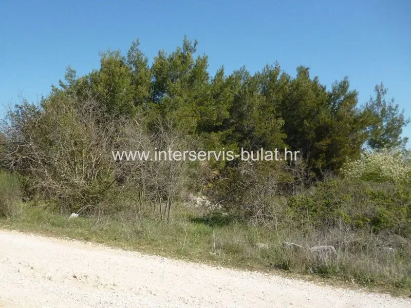 .::: Building plot of 1.350 sqm :::. – 2