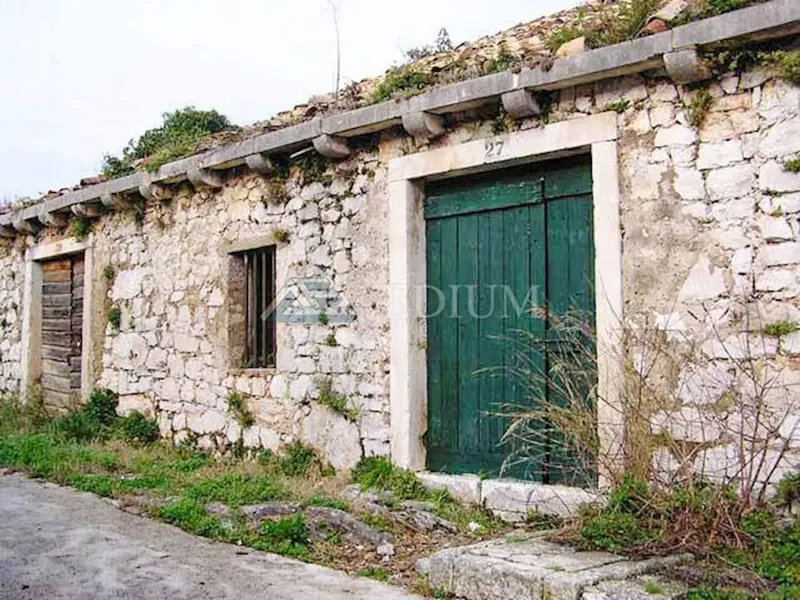 Stara kamena kuća za obnovu / Trpanj