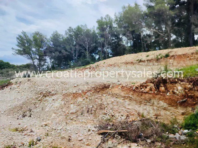 Brac, building land for sale, 400.000 € – 2