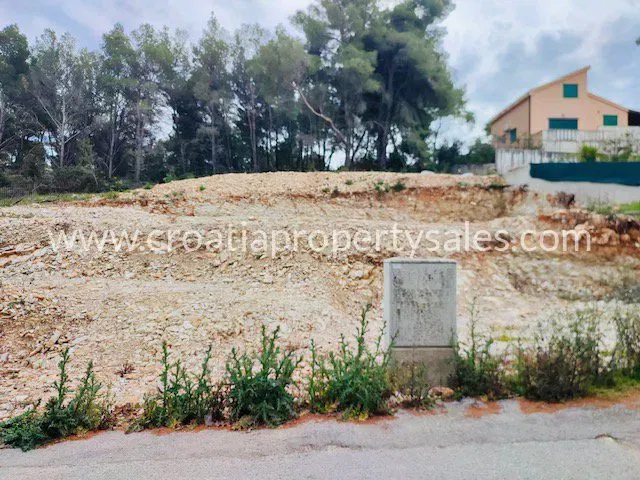 Brac, building land for sale, 400.000 € – 3