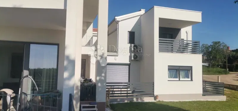 Dom apartamentowy z widokiem na morze – 2
