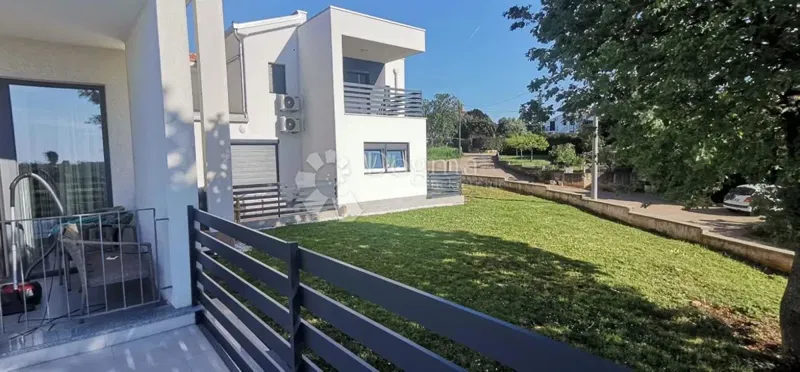 Dom apartamentowy z widokiem na morze – 3