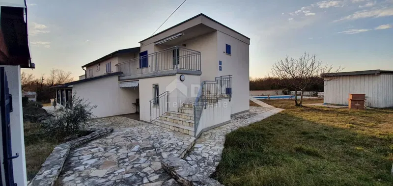 ISTRIA, LABIN - Dom z basenem w spokojnej okolicy w otoczeniu zieleni – 2