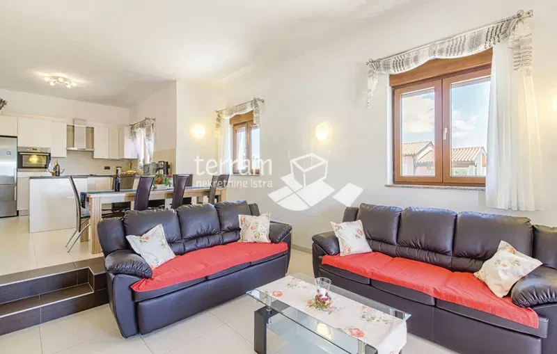 Istria, Pola, dintorni casa recentemente decorata 327m2 con piscina 30m2, NUOVO! – 3