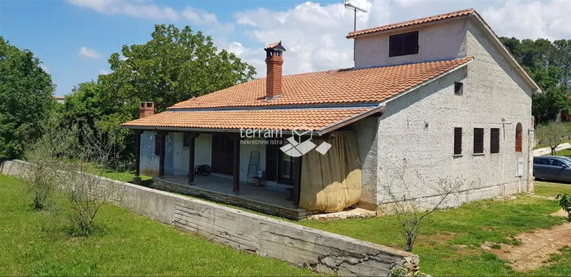 Istria, Kanfanar casa indipendente 199m2 con giardino 1325m2 – 2