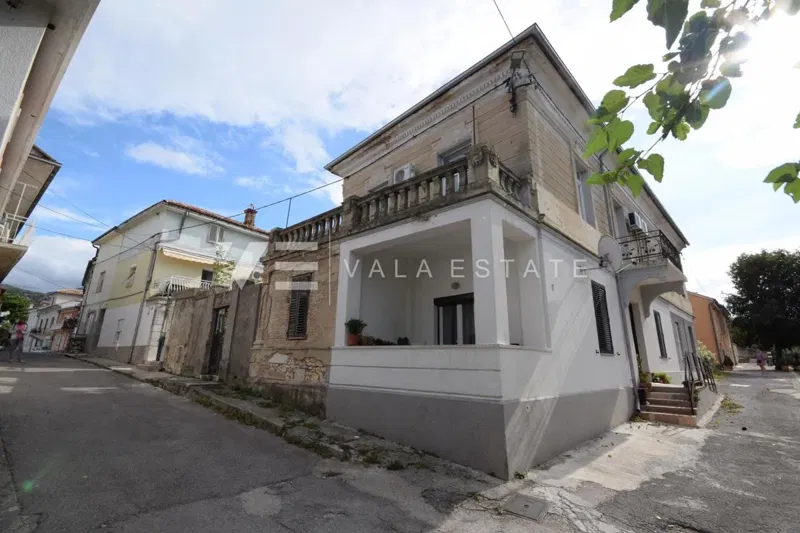 SPACIOUS APARTMENT IN A STONE VILLA – 2