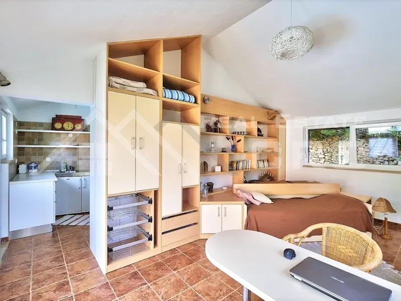Brac properties - Unique and well-equipped villa with a swimming pool and beautiful sea views, for sale – 2