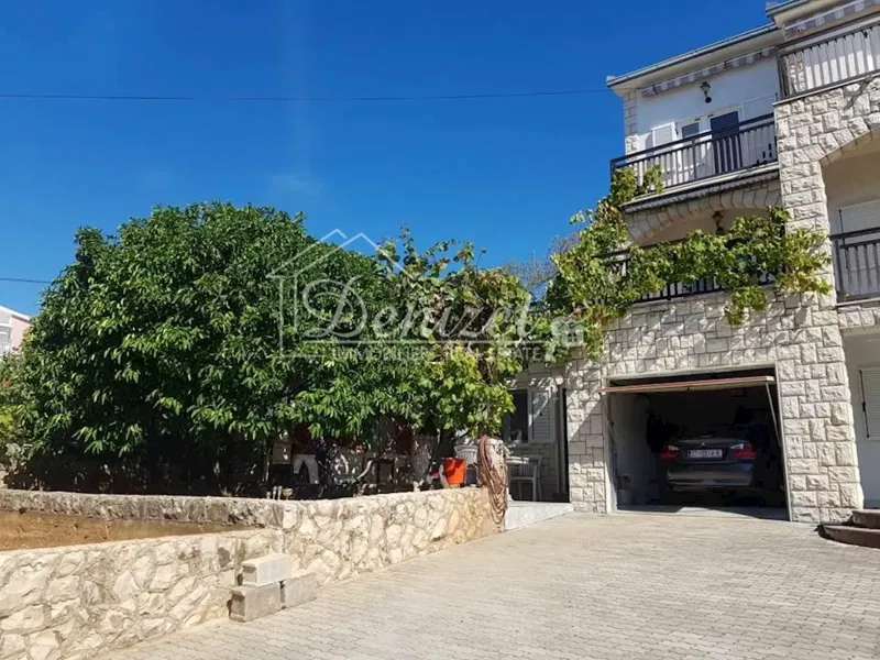 Okrug Gornji, beautiful family house with a sea view – 2