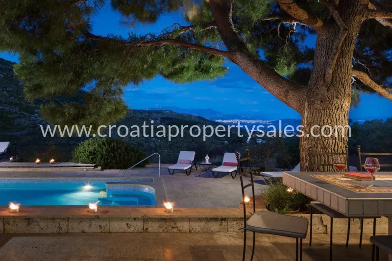 Kastela, villa for sale, 3.000.000 € – 3