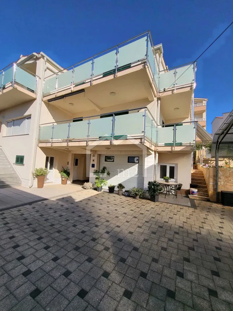 House Okrug Gornji, Okrug, 400m2 – 3