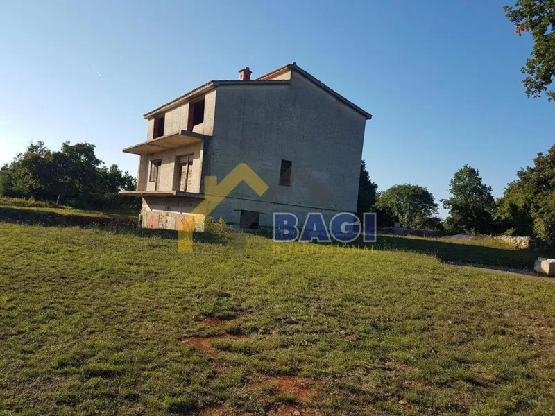 Building land with unfinished house Šišan – 2