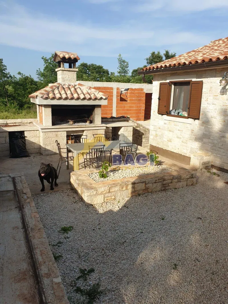 Rohbau house, 1460m2 land, swimming pool, house of 50m2 + 766m2 agricultural – 2