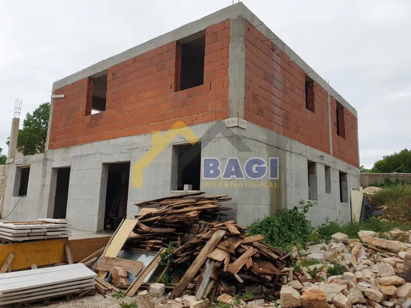 Rohbau house, 1460m2 land, swimming pool, house of 50m2 + 766m2 agricultural – 3