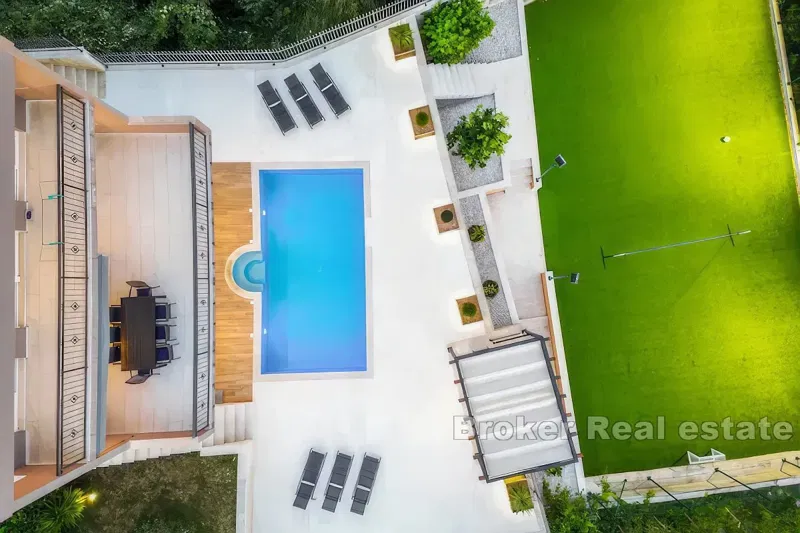 Villa with pool and panoramic view – 2