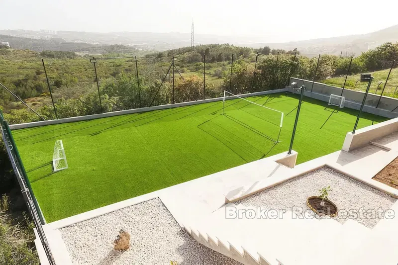 Villa with pool and panoramic view – 3