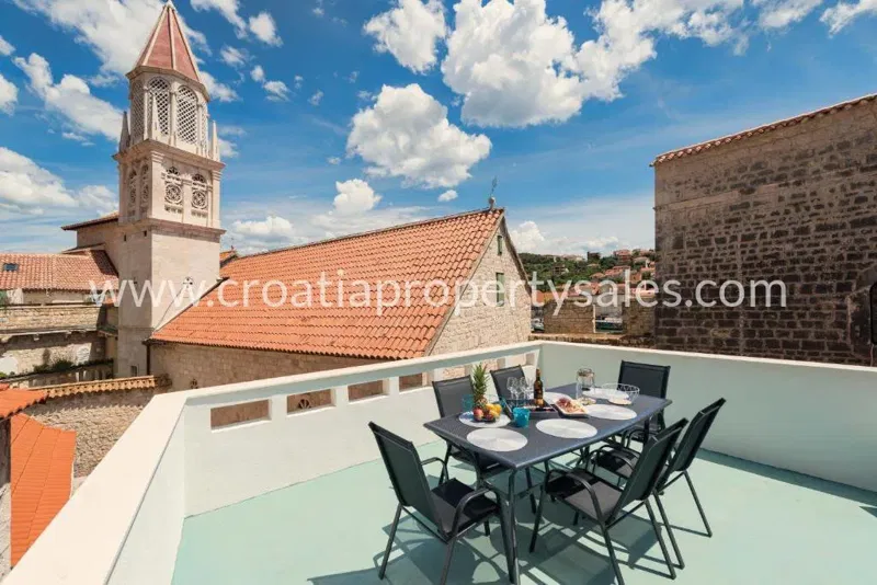 Dom Trogir – 2
