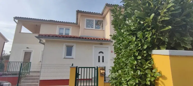 Stinjan house 260m2 quiet street – 3