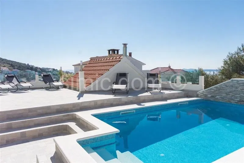 Beautiful villa with sea view, Ciovo – 2