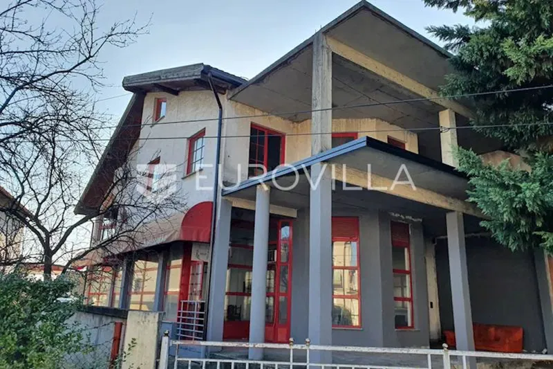 Sesvete residential and business house 290 m² on a plot of 616 m² – 2