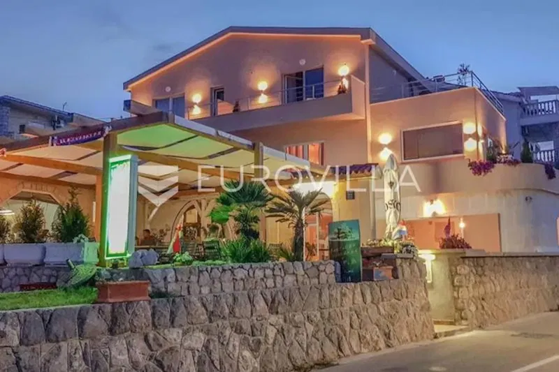 Pag, modern mini hotel with eight rooms, apartment, restaurant and gym – 3