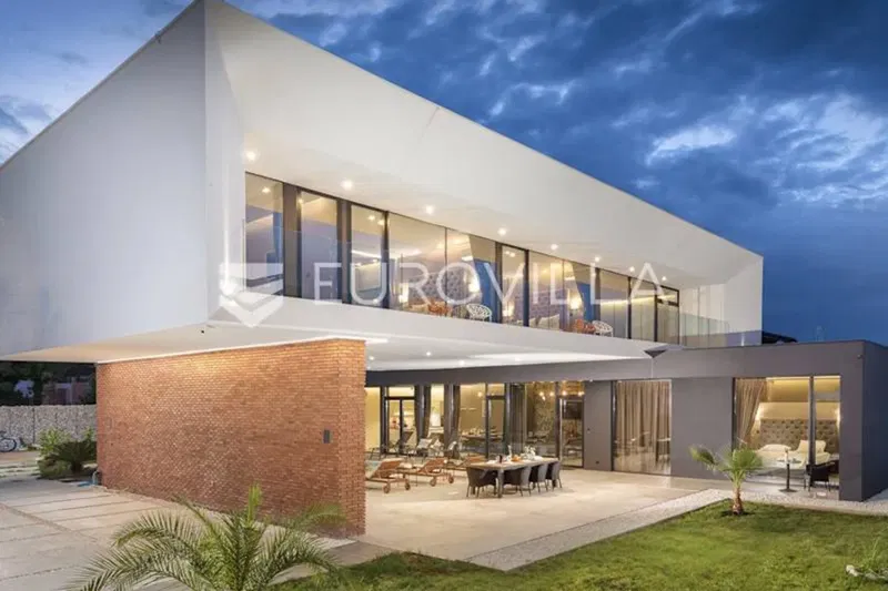 Istria, near Pula newly built top class Villa with pool only 460 m to the sea – 3