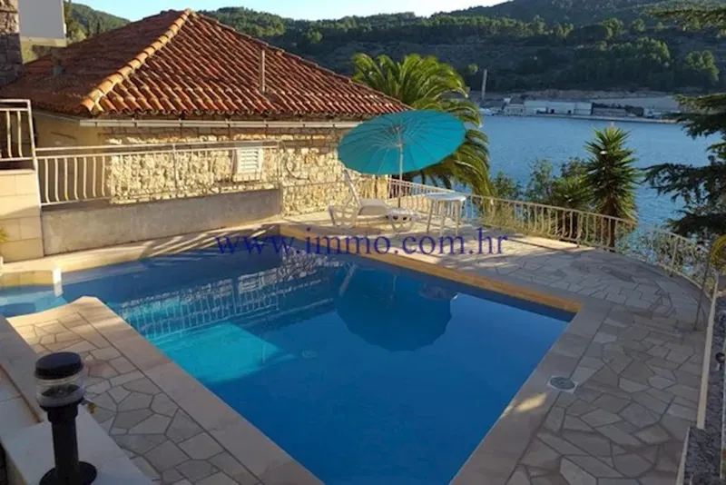 EXCLUSIVE! SPACIOUS APARTMENT HOUSE ON KORČULA ISLAND – 3