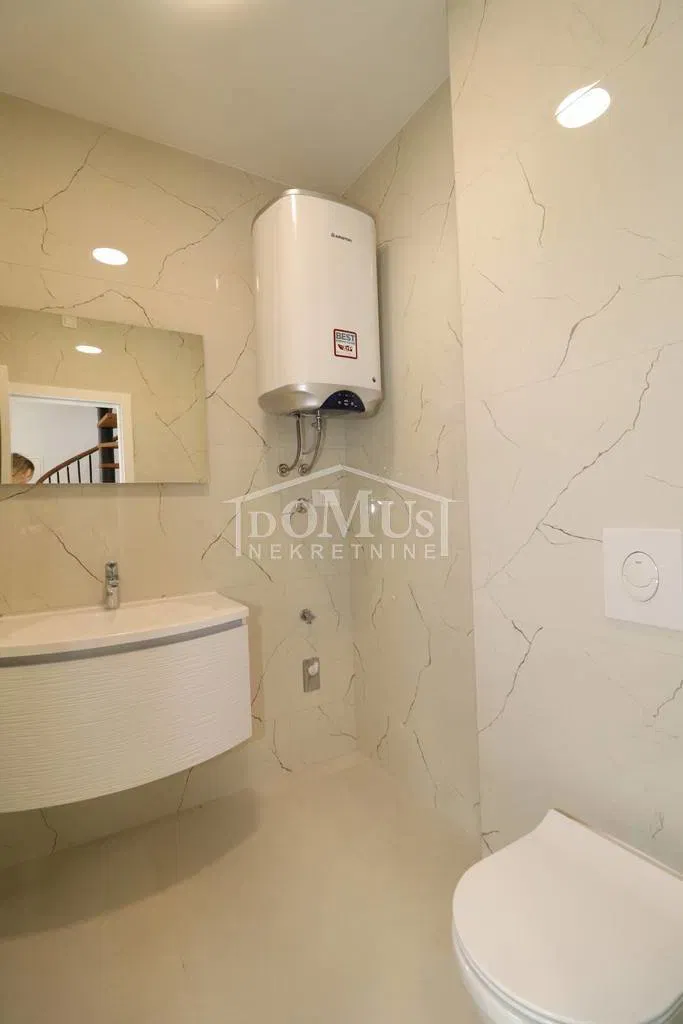 Srima, 2nd line to the beach, new duplex apartment 192,68m2, roof terrace 70,10m2. – 3