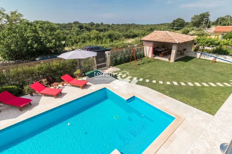 Istria, Svetvincenat due case, 350m2, piscina 40m2, giardino 1724m2 – 2