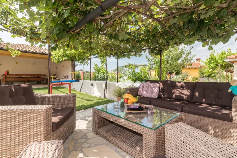 Istria, Svetvincenat due case, 350m2, piscina 40m2, giardino 1724m2 – 3