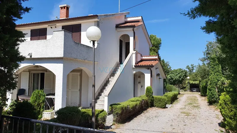Krk Island, town of Krk, wider area, detached house with 5 apartments and sea view – 2