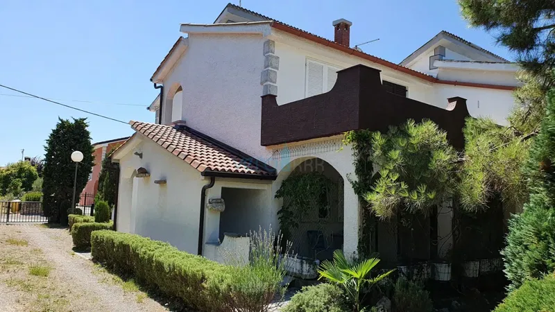 Krk Island, town of Krk, wider area, detached house with 5 apartments and sea view – 3