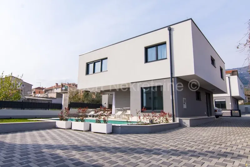 Kaštel Kambelovac, complex of two villas each 250 m2 with swimming pools – 2