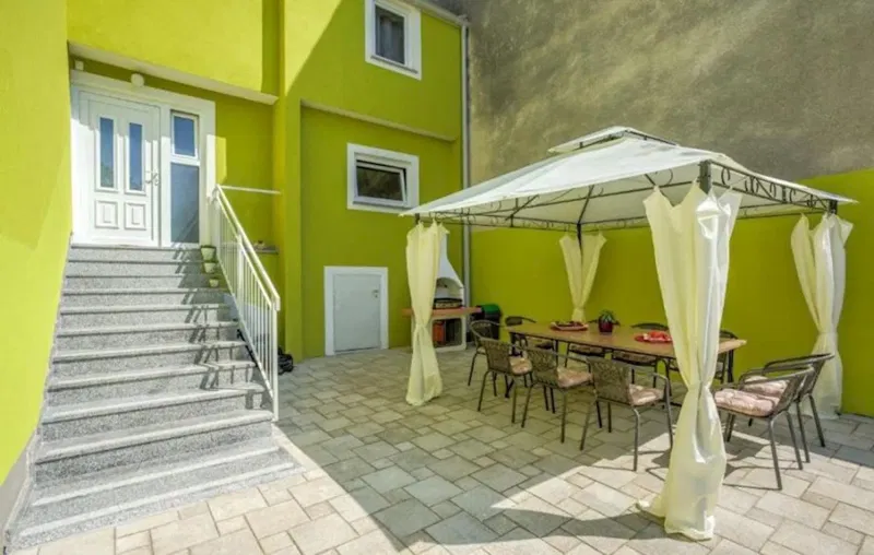 Pula, casa con piscina 220m2, garage, riscaldamento centralizzato – 3