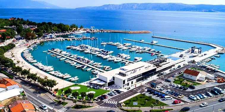 PREKRASAN OBITELJSKI HOTEL S RESTORANOM