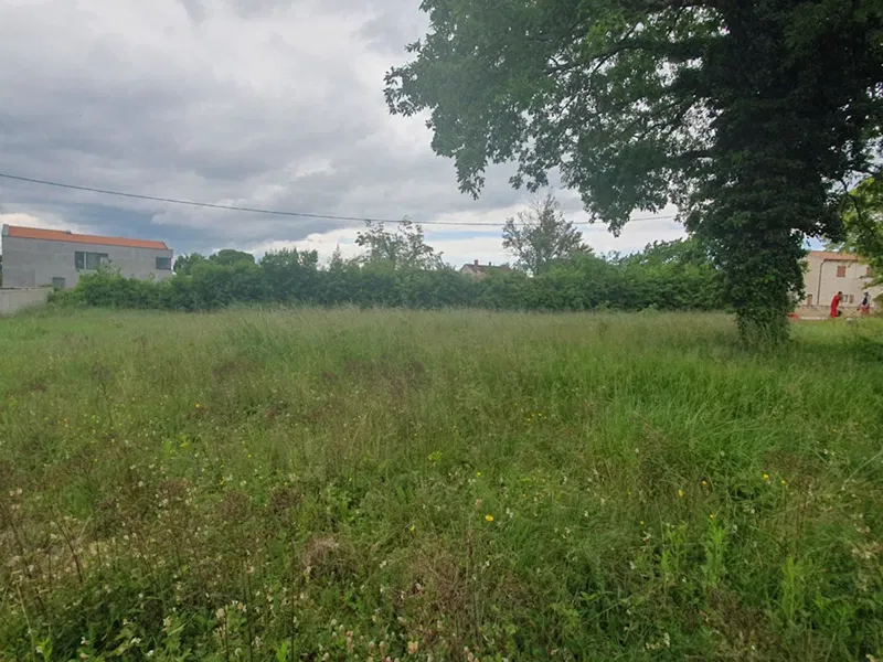 Z-505, KRINGA, Terreno edificabile 1265 m2, 20 km dal mare ( Vrsar – Orsera ) , 22km Porec – 3
