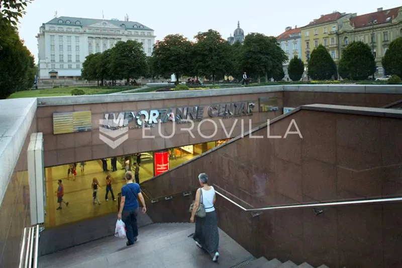 Zagreb, Center, shop in the Importanne Center, 50 m² – 2