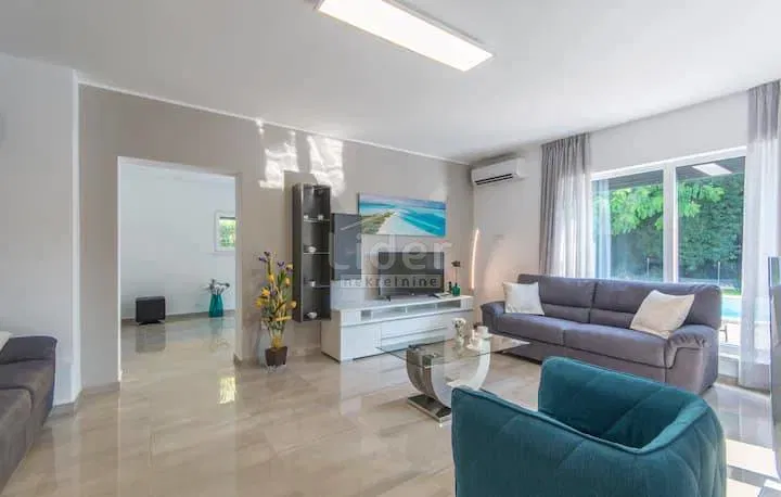 Villa in Poreč, 300 meters from famous beaches – 3