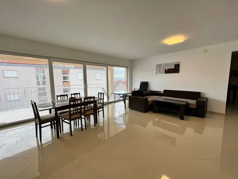 SMOKVICA, NOVI VINODOLSKI - Appartamento 2R + LR, a 150 m dal mare, 2° piano, terrazzo – 2
