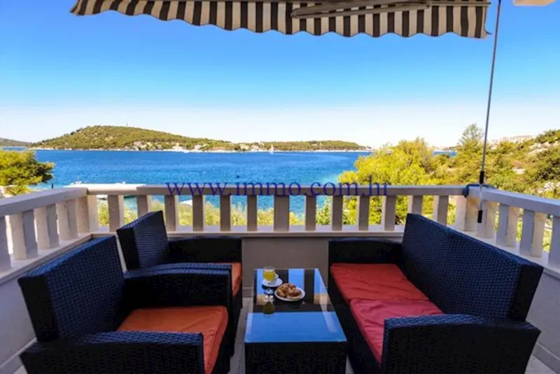 SPACIOUS VILLA WITH SEA VIEW NEAR ROGOZNICA – 2
