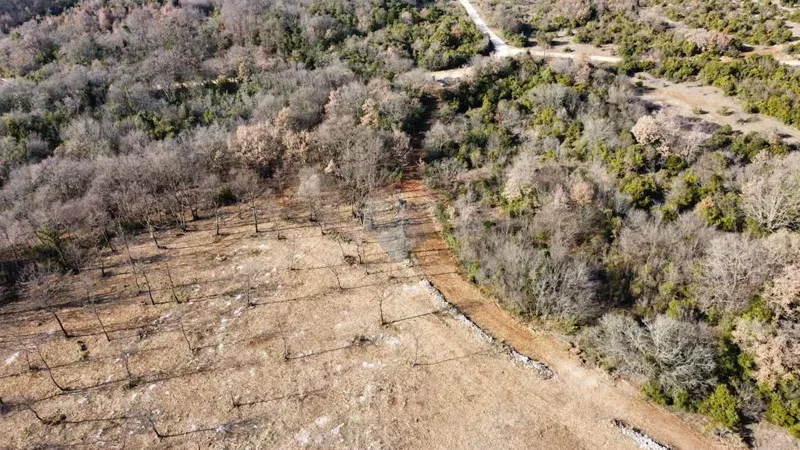 Non-structural plot Bale, 22.821m2 – 3