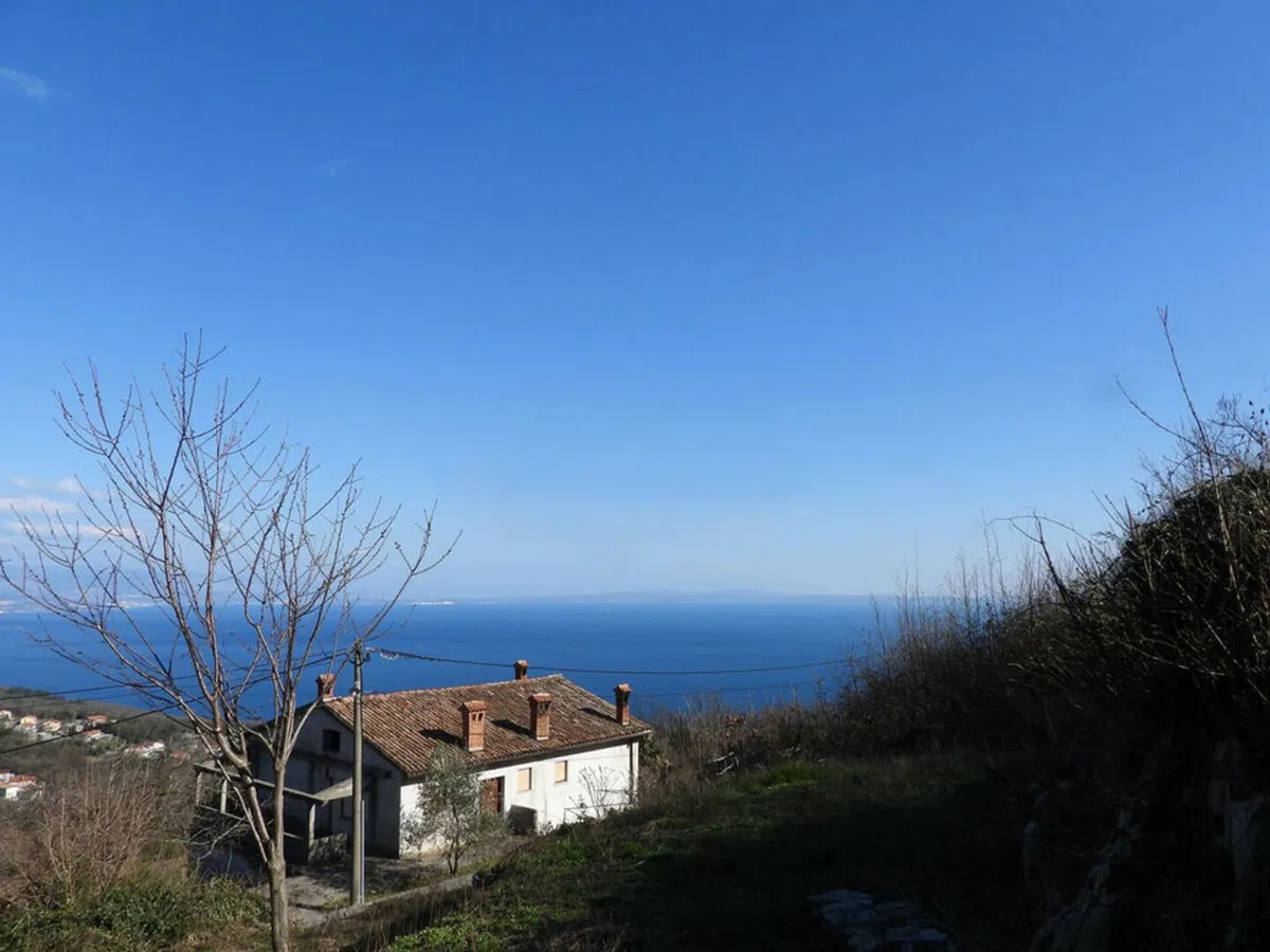 KB-633 Građevinsko zemljište sa prekrasnim, nesagradivim pogledom na more